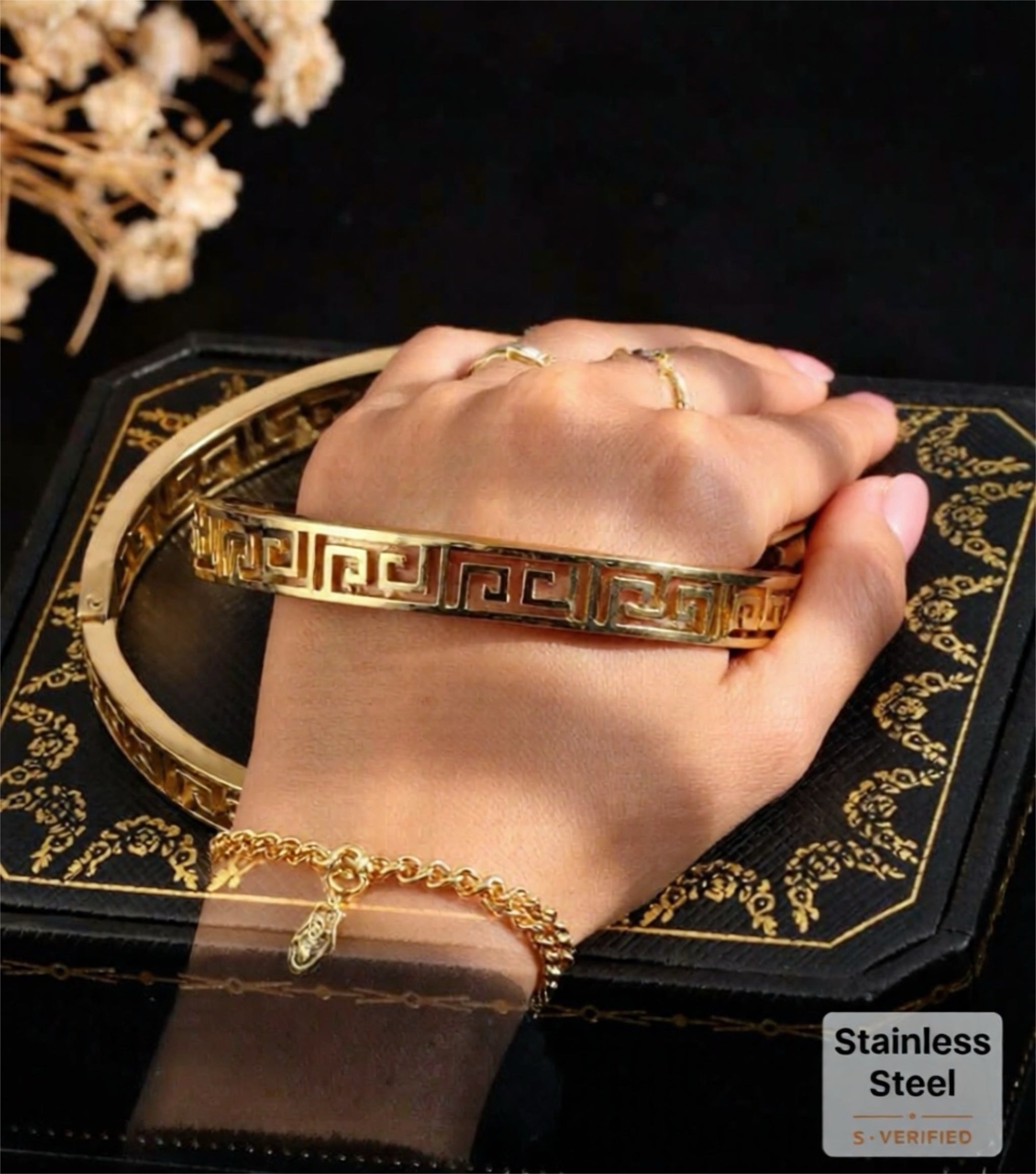 18K Gold Plated Stainless Steel Vintage Swivel Great Wall Pattern Bangle, Cloud Shape Cuff Bracelet For Women